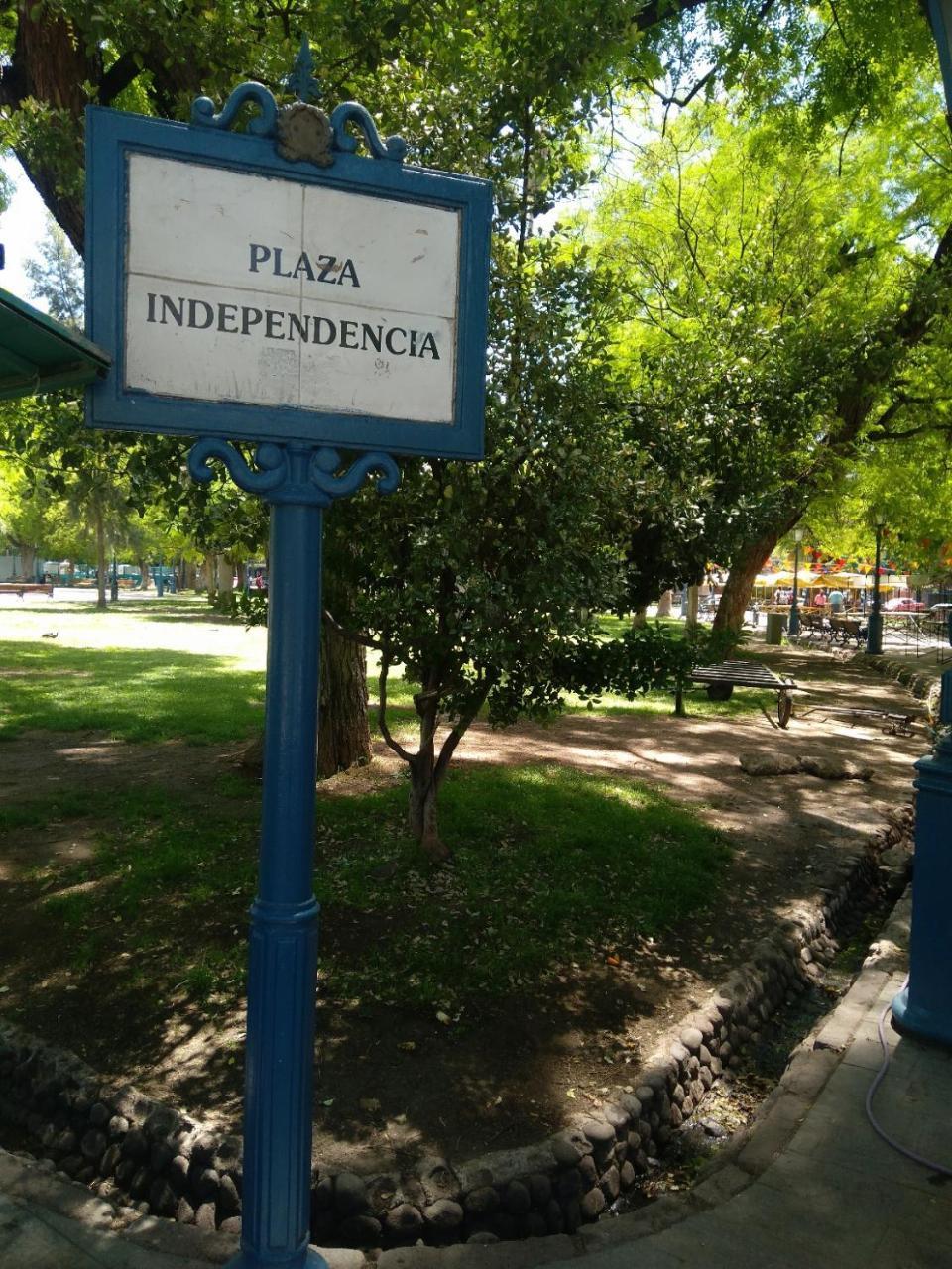 Apartament Plaza Independencia Mendoza Zewnętrze zdjęcie